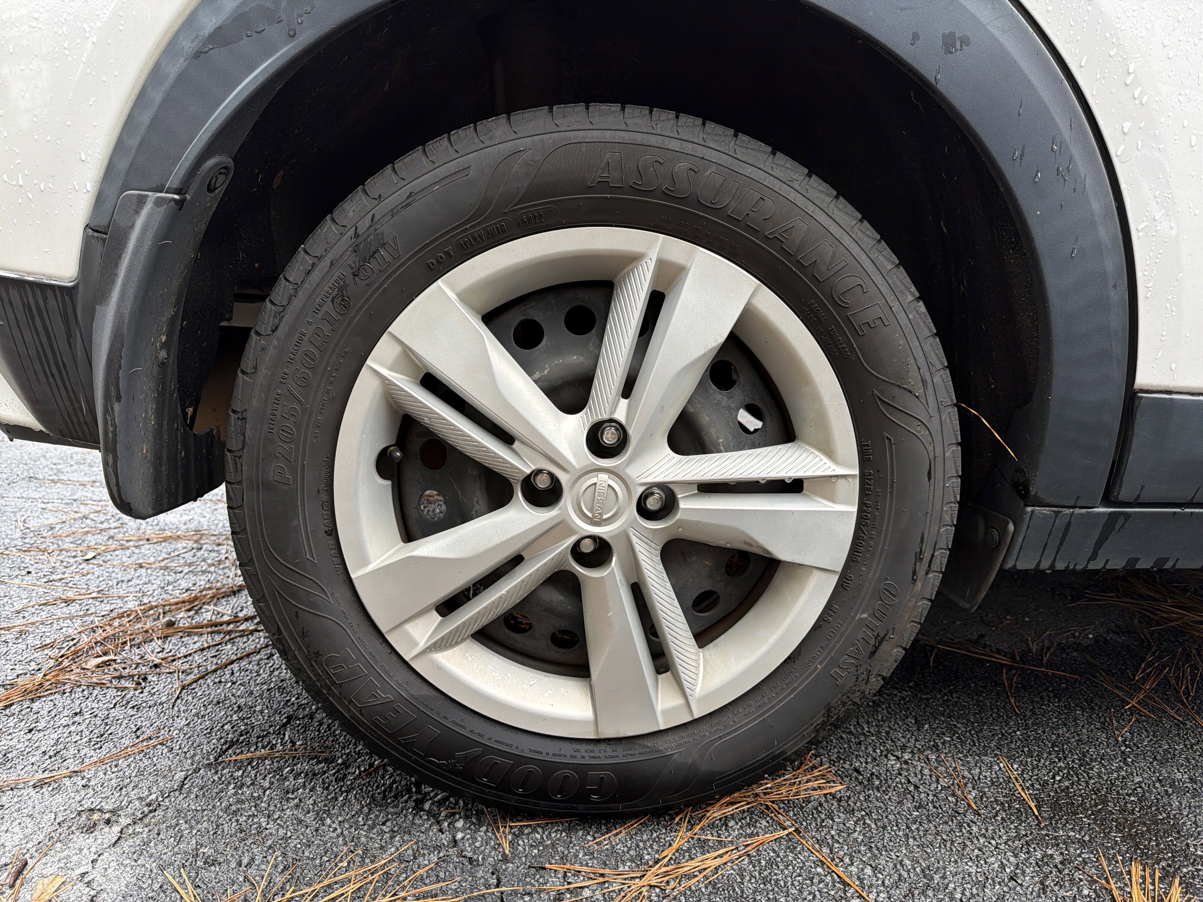 Used 2021 Nissan Kicks S image 16