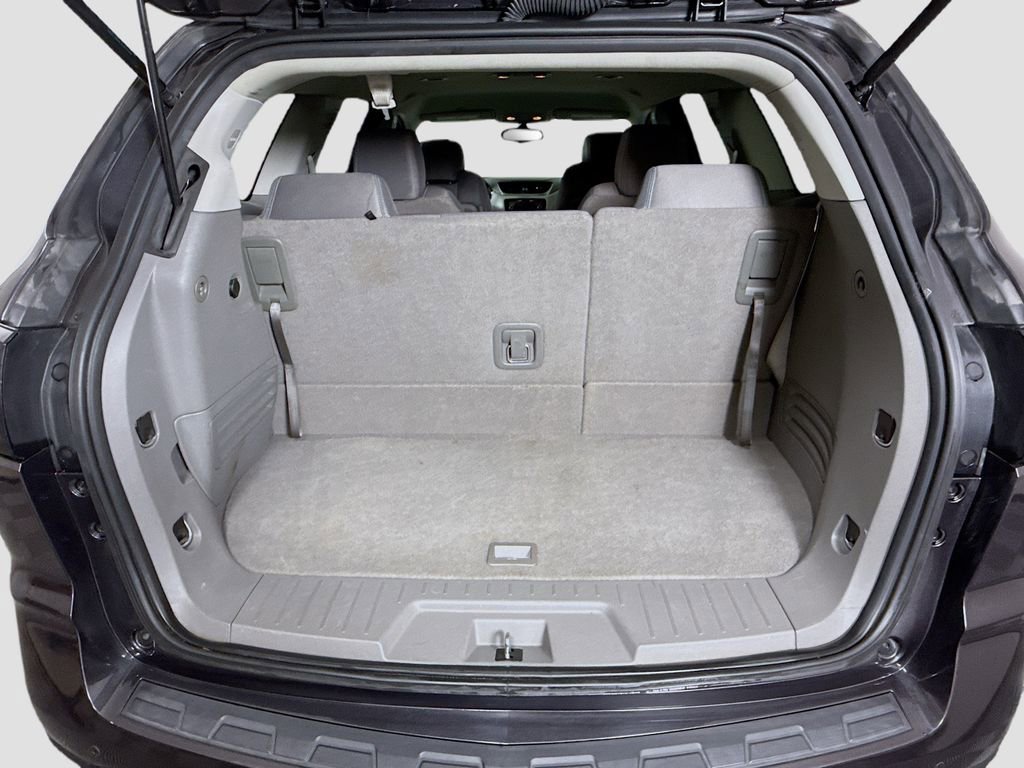 Used 2017 Chevrolet Traverse LT image 25