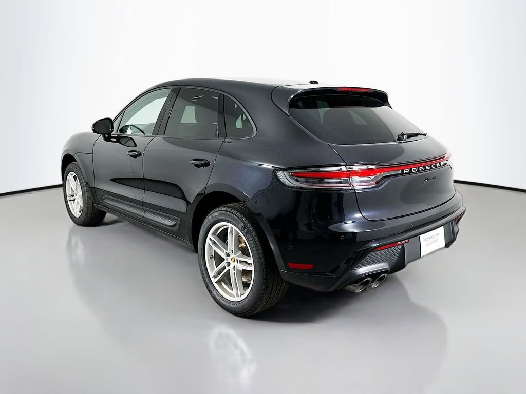 Certified 2025 Porsche Macan AWD/4WD image 3