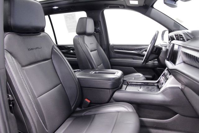 Used 2023 GMC Yukon Denali image 15