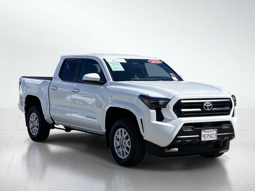 Certified 2024 Toyota Tacoma SR5 AWD/4WD image 12