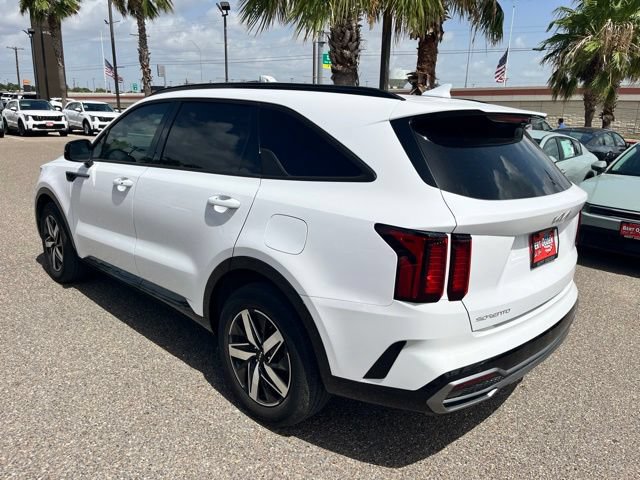 Used 2023 Kia Sorento S w/ Panoramic Sunroof Package FWD image 3