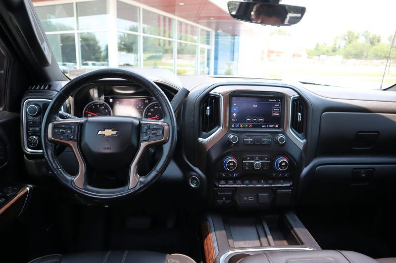 Used 2019 Chevrolet Silverado 1500 High Country w/ Technology Package image 12