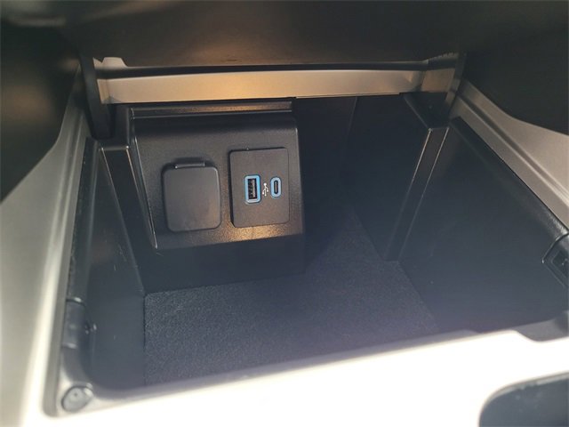 Used 2022 Ford Explorer XLT image 22