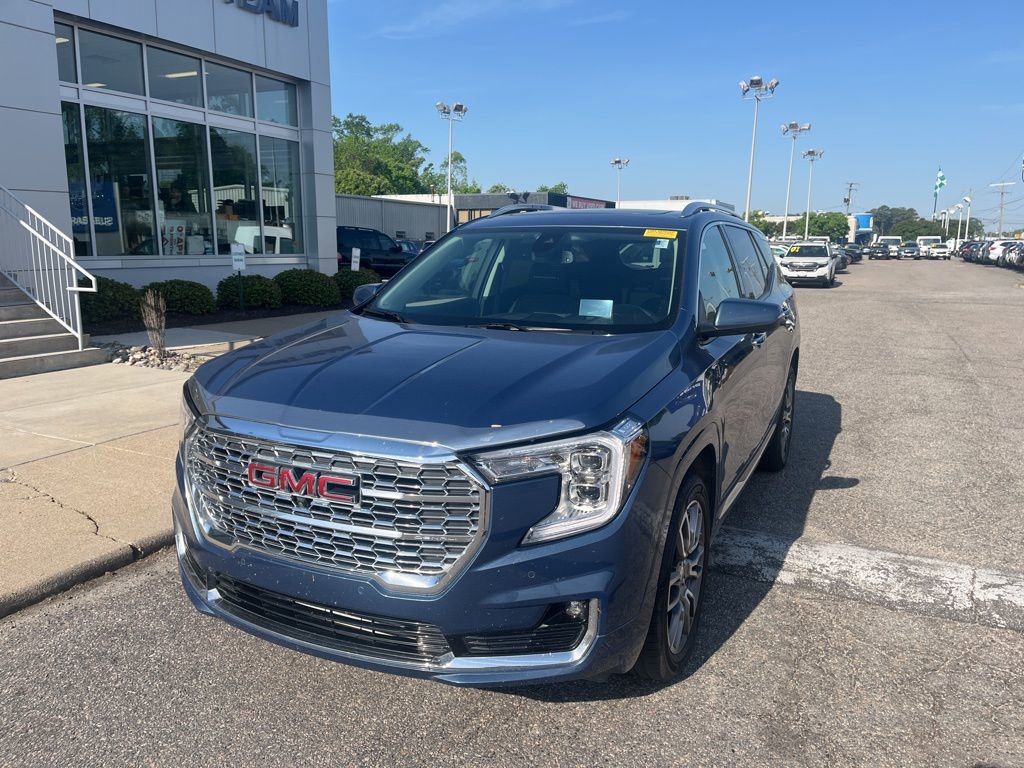 Used 2024 GMC Terrain Denali w/ Denali Premium Package image 7