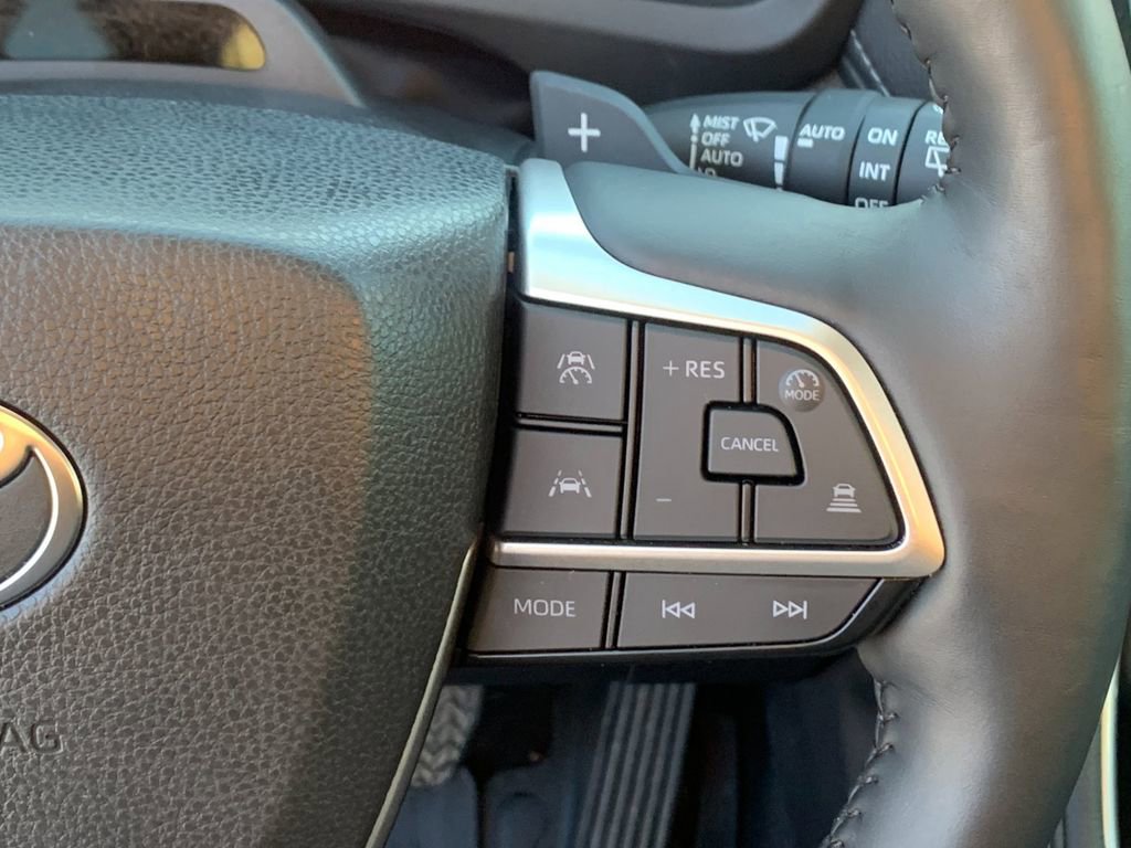 Used 2025 Toyota Grand Highlander AWD image 27