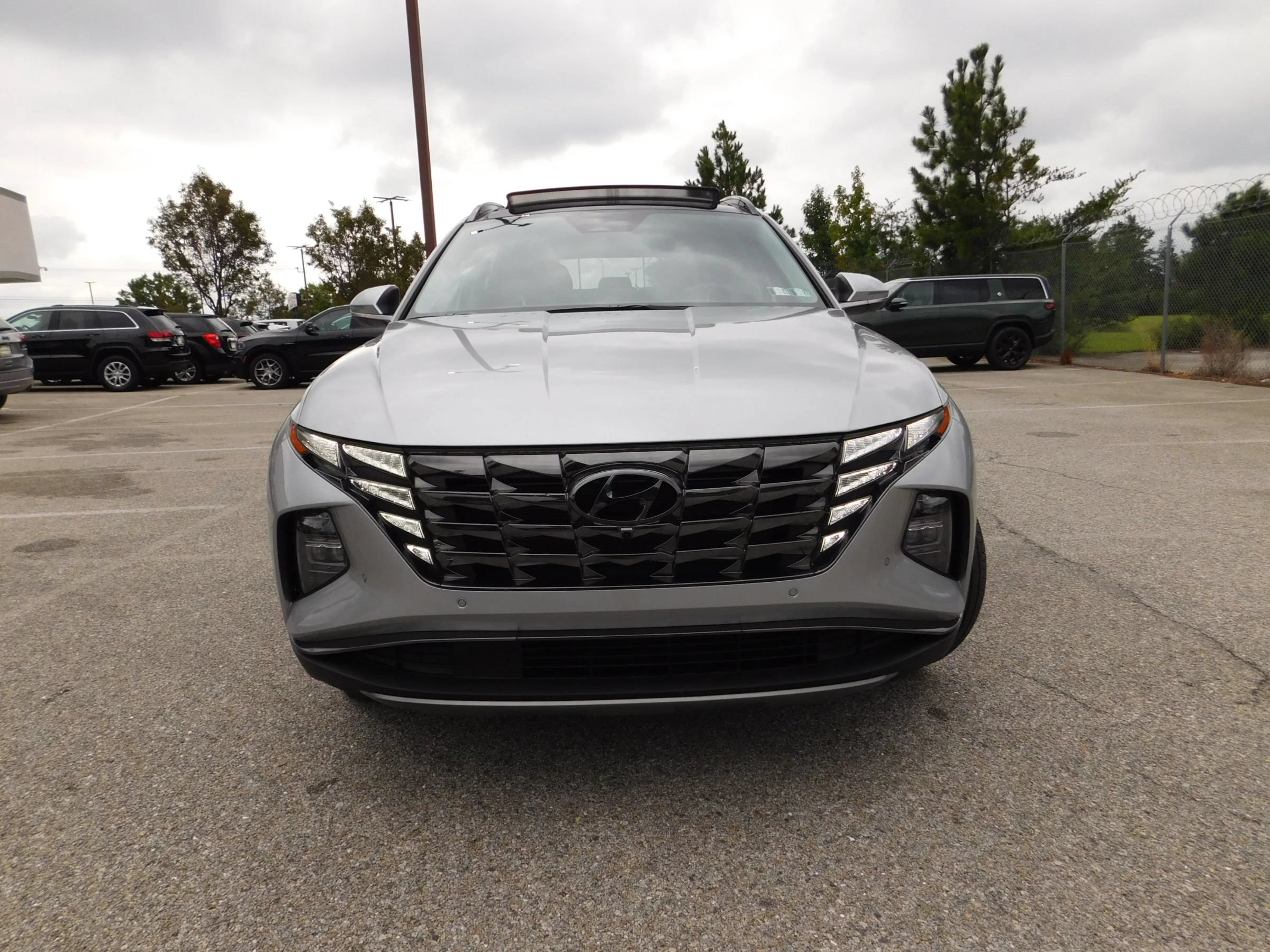 Used 2024 Hyundai Tucson Limited AWD/4WD image 3