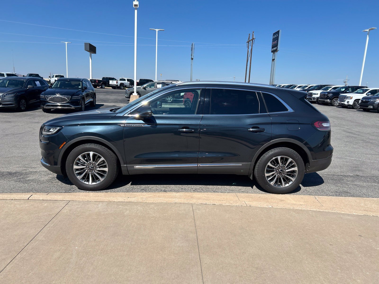 Used 2023 Lincoln Nautilus AWD w/ Premium Package image 8