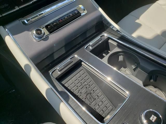 New 2026 Lincoln Aviator AWD image 19