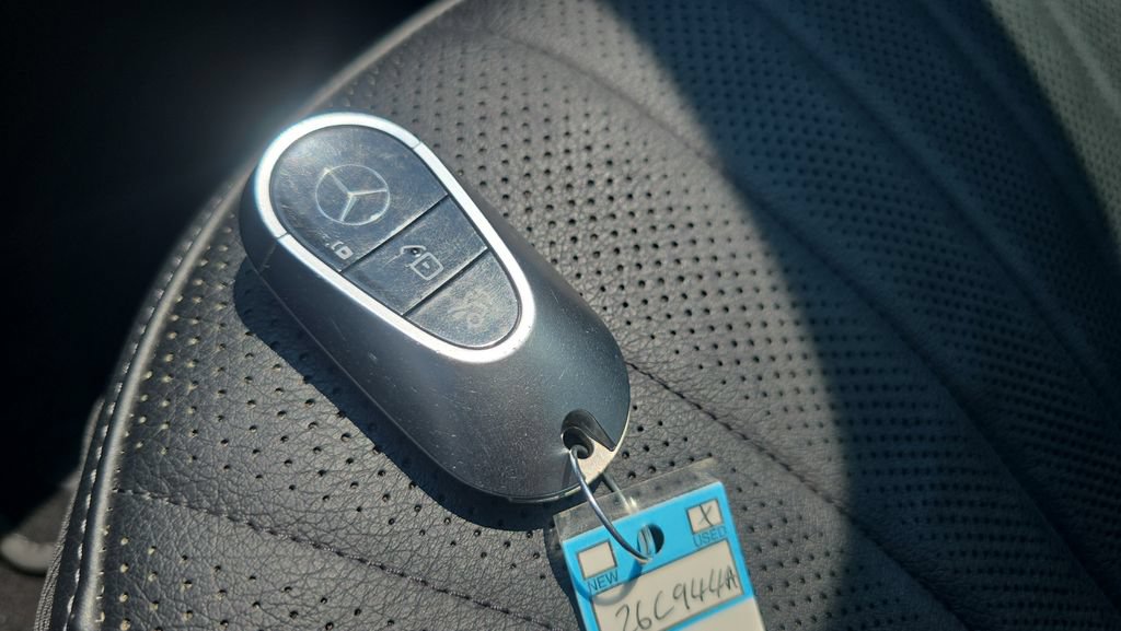 Used 2022 Mercedes-Benz EQS 450+ Sedan image 29