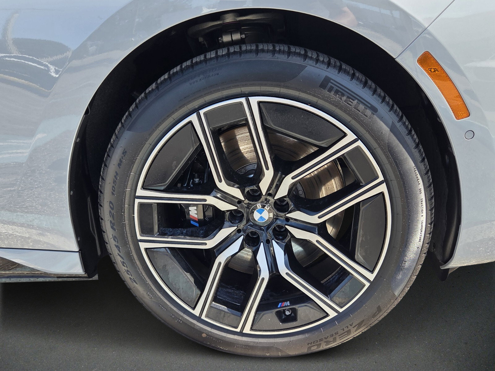 New 2026 BMW 750e xDrive w/ Executive Package image 9