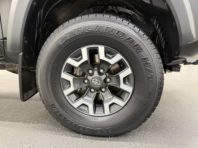Certified 2023 Toyota Tacoma TRD Off-Road AWD/4WD image 22