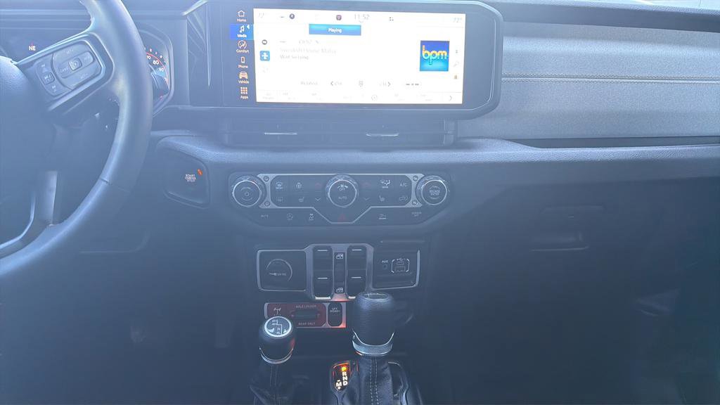 Used 2024 Jeep Gladiator Sport image 9