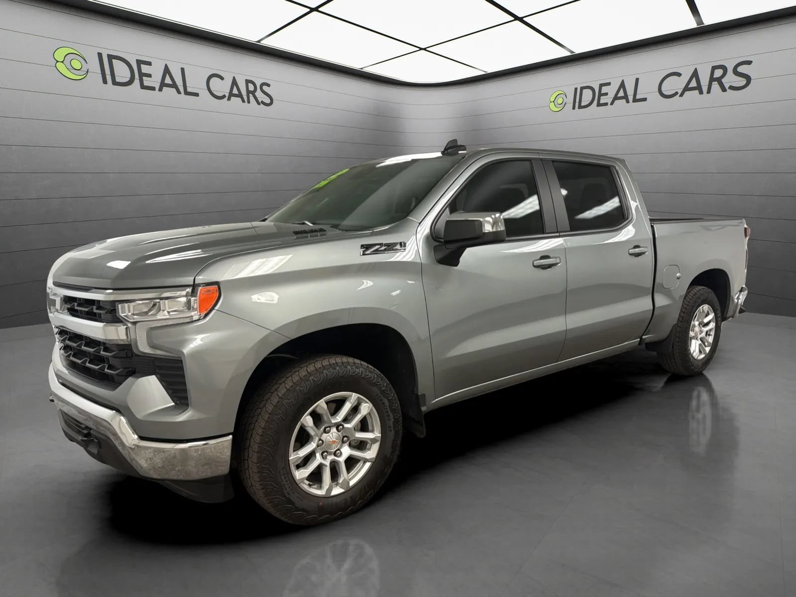 Used 2026 Chevrolet Silverado 1500 LT AWD/4WD image 1