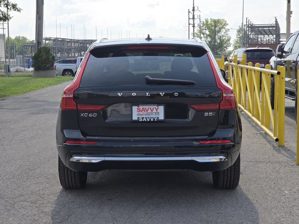 Used 2023 Volvo XC60 B5 Plus AWD/4WD image 14