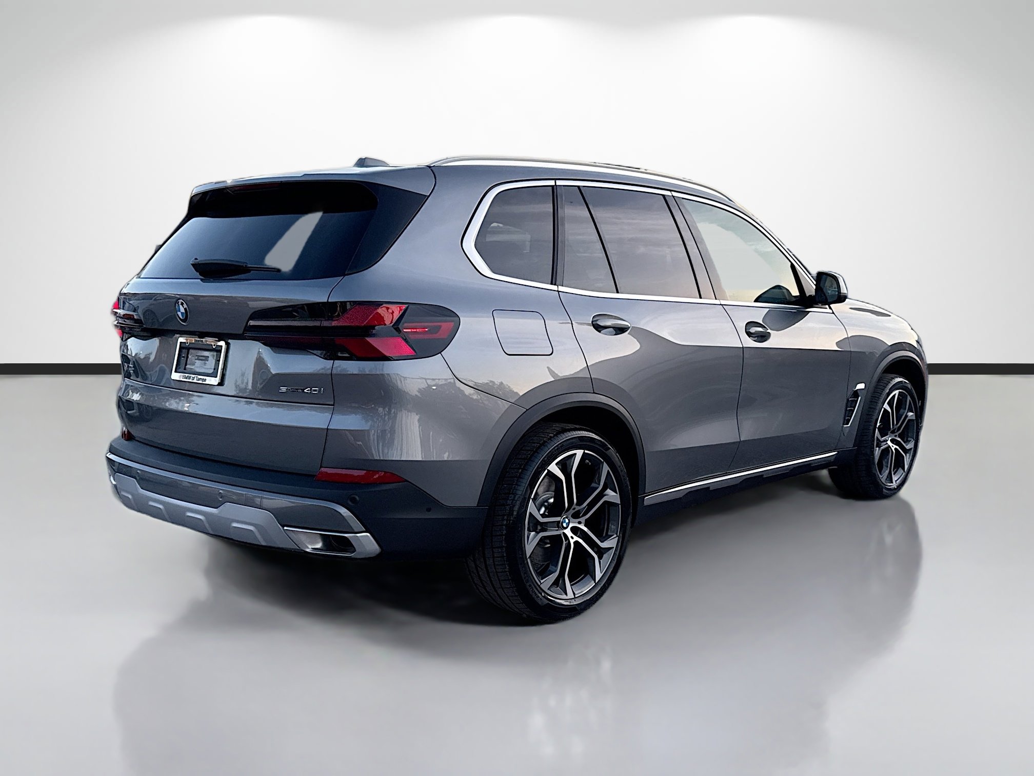 New 2026 BMW X5 sDrive40i w/ Parking Assistance Package image 3