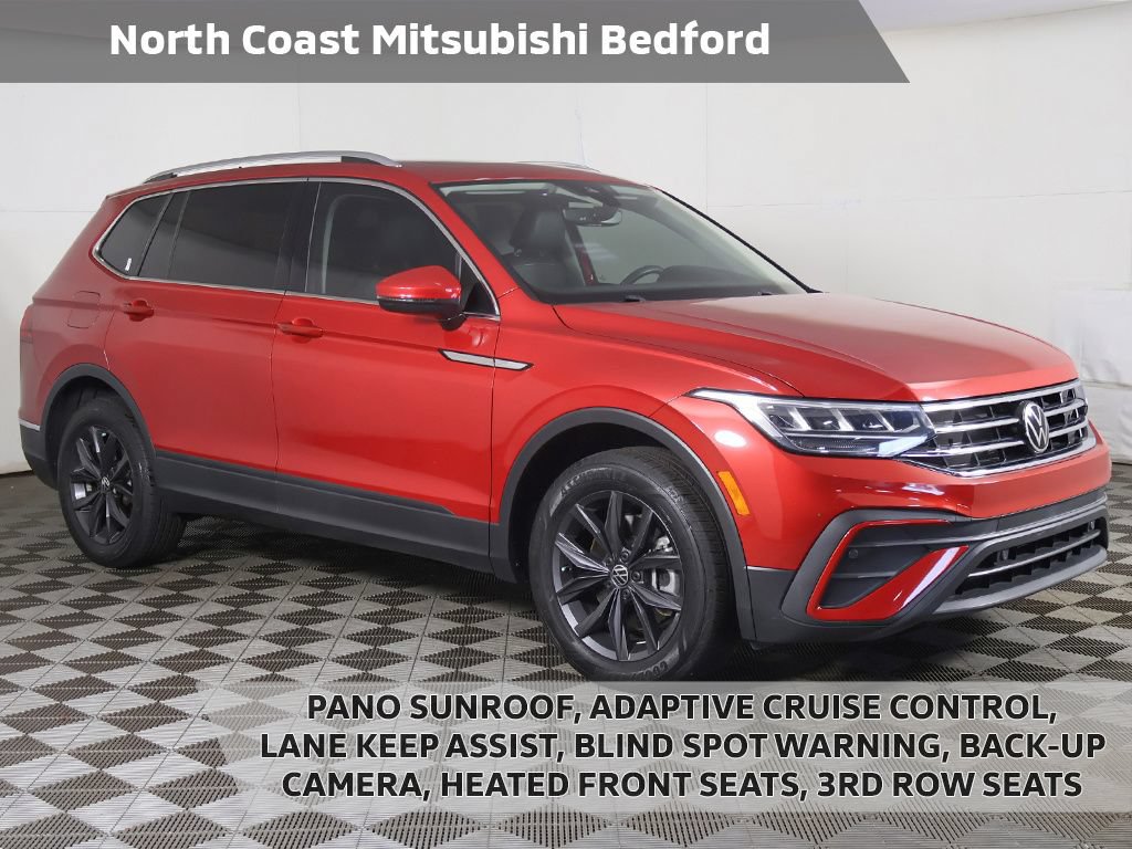 Used 2023 Volkswagen Tiguan SE w/ Panoramic Sunroof Package FWD image 1