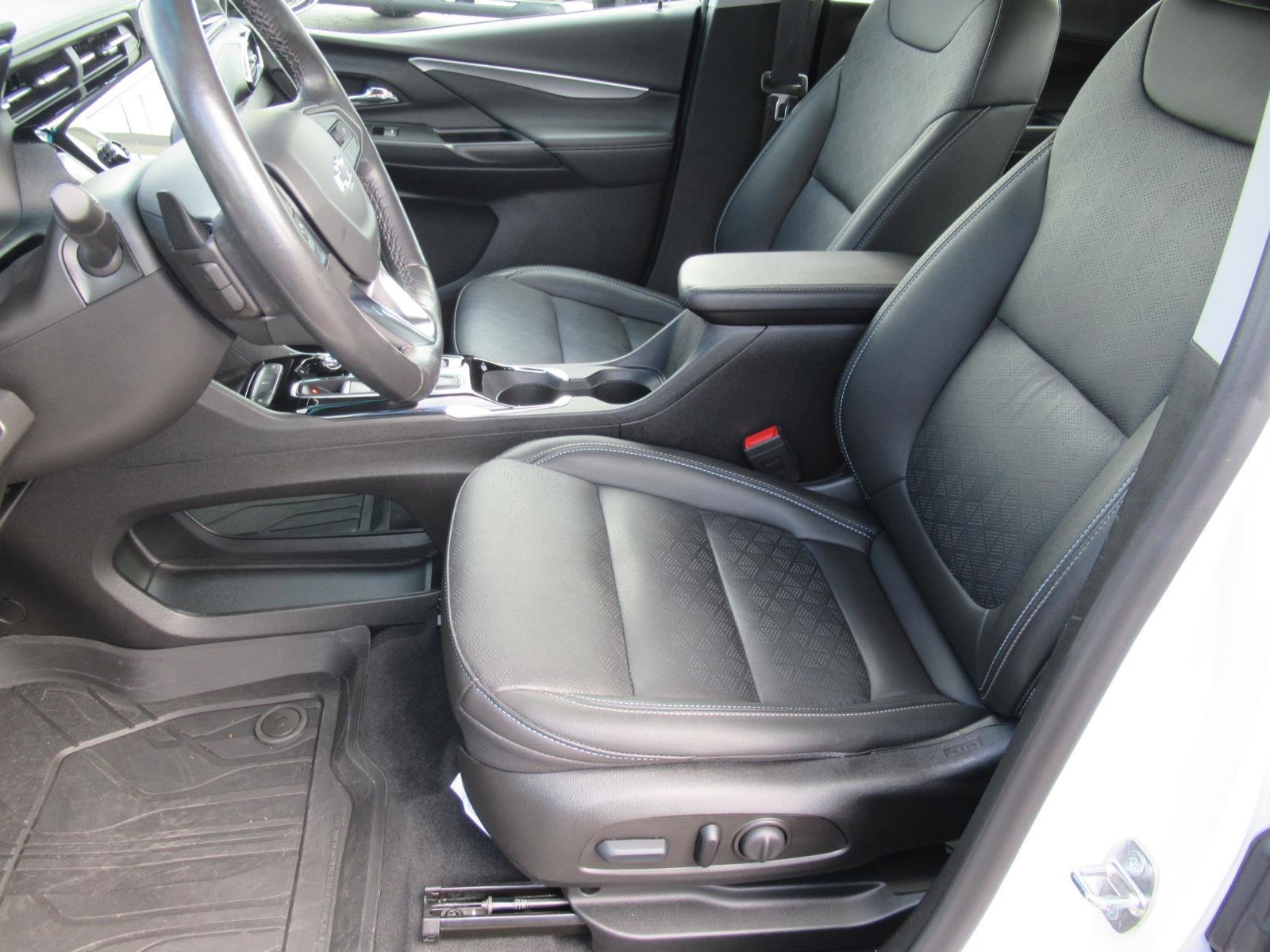 Used 2023 Chevrolet Bolt LT w/ Infotainment Package image 16