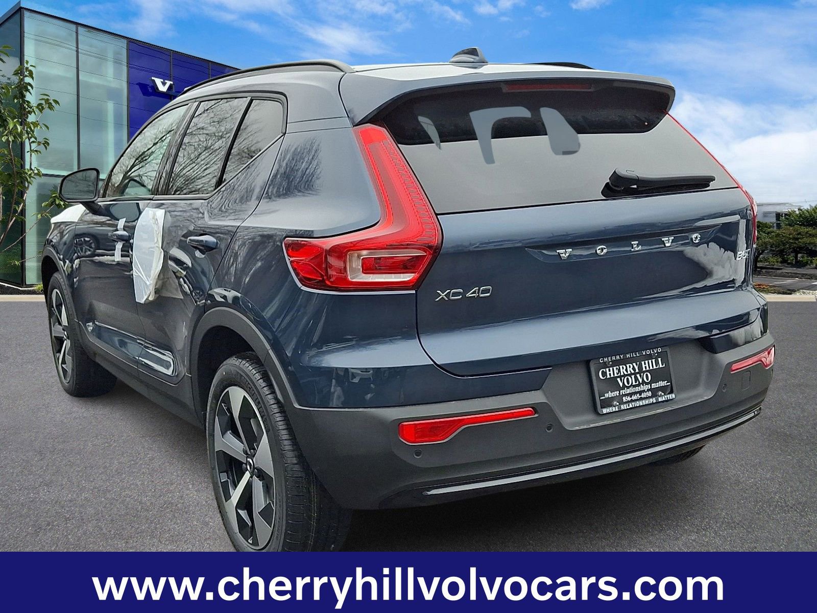New 2026 Volvo XC40 B5 Core w/ Protection Package Premier image 3