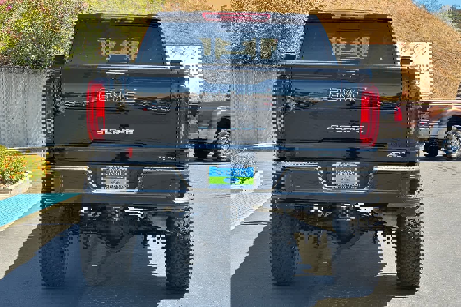 Used 2023 GMC Sierra 3500 AT4 w/ AT4 Premium Plus Package image 5