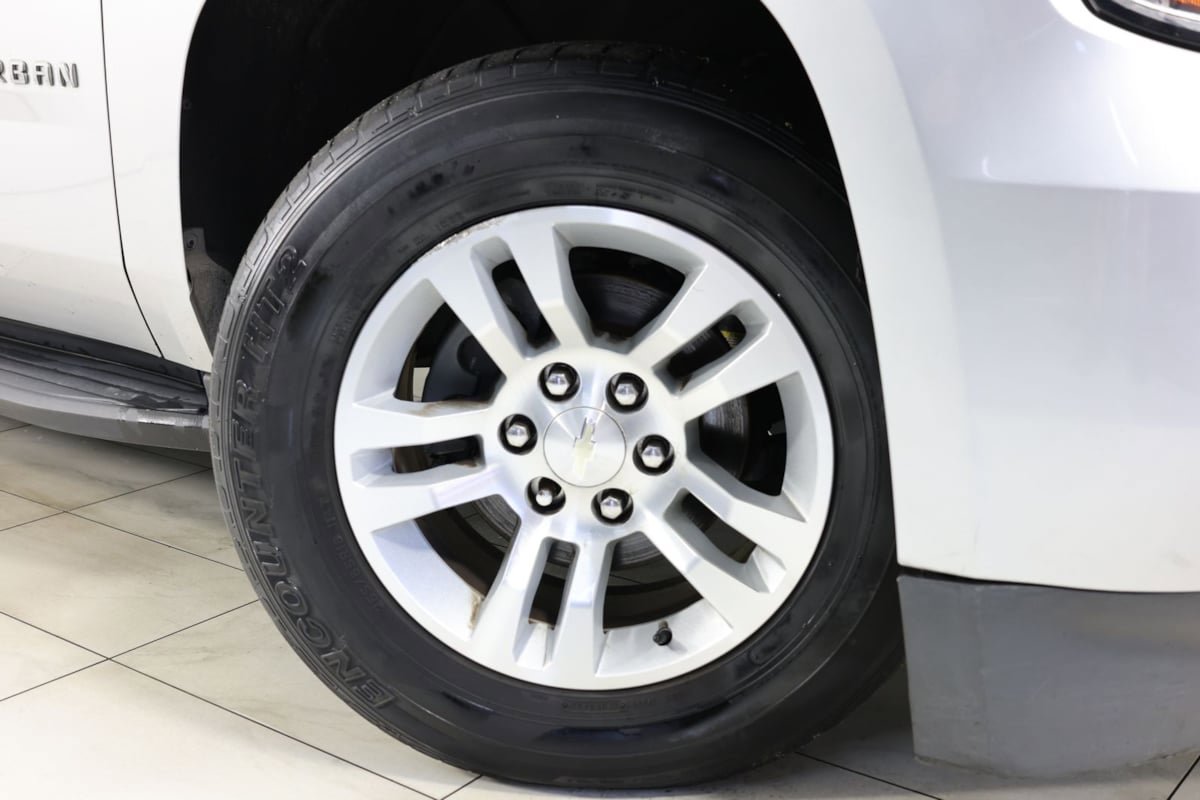 Used 2019 Chevrolet Suburban LT AWD/4WD image 14