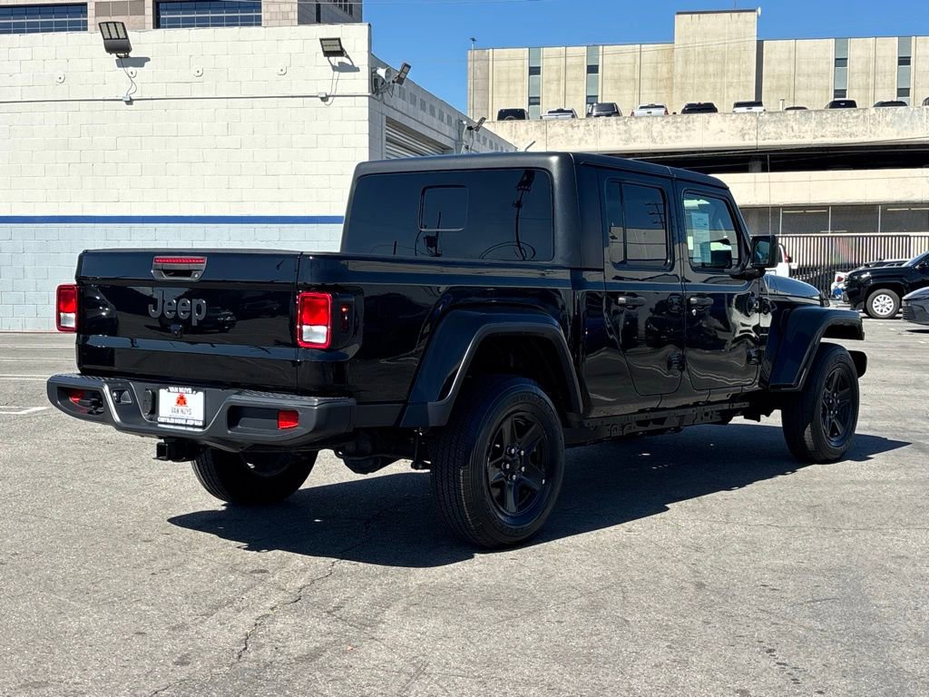 Used 2022 Jeep Gladiator Sport image 8