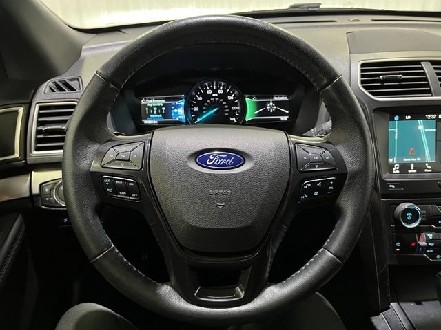 Used 2017 Ford Explorer XLT w/ Equipment Group 202A FWD image 19