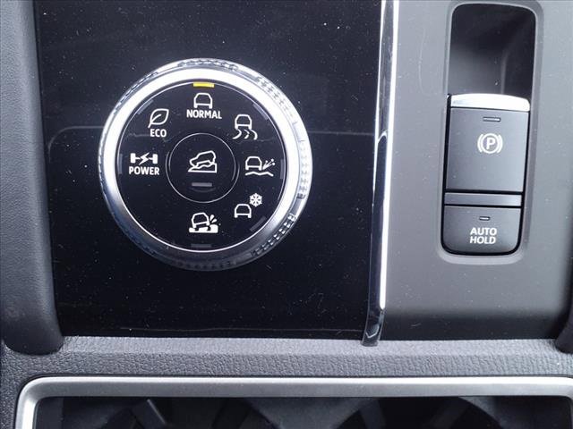 New 2025 Mitsubishi Outlander ES image 13