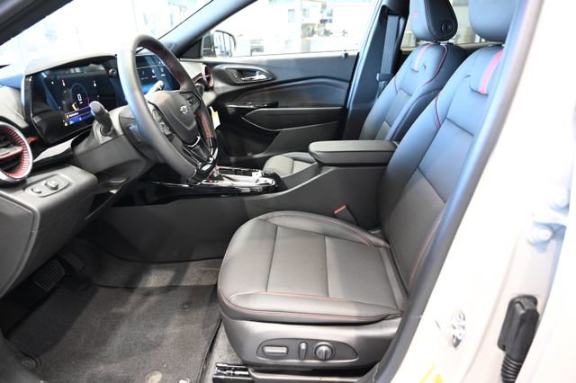 New 2026 Chevrolet Trax RS w/ Driver Confidence Package FWD image 9