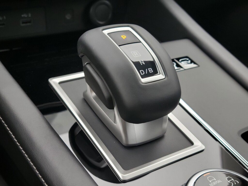 New 2025 Mitsubishi Outlander SE image 25