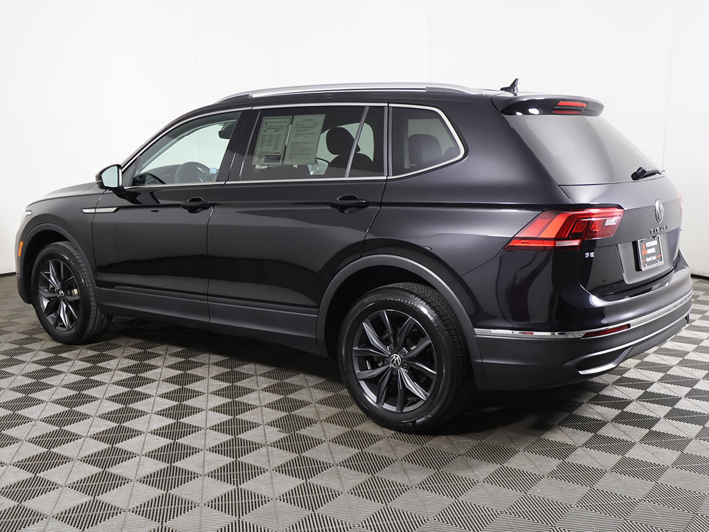 Used 2023 Volkswagen Tiguan SE AWD/4WD image 12