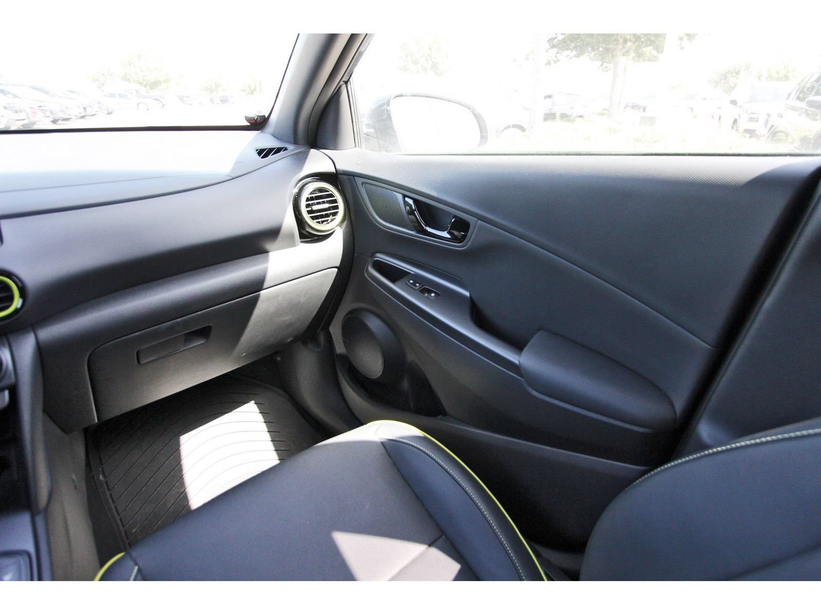 Used 2018 Hyundai Kona Ultimate FWD image 11