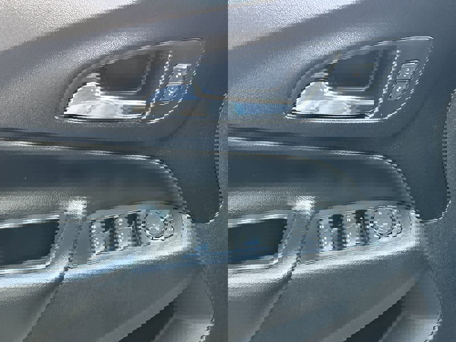 Used 2021 Chevrolet Equinox LT AWD/4WD image 13