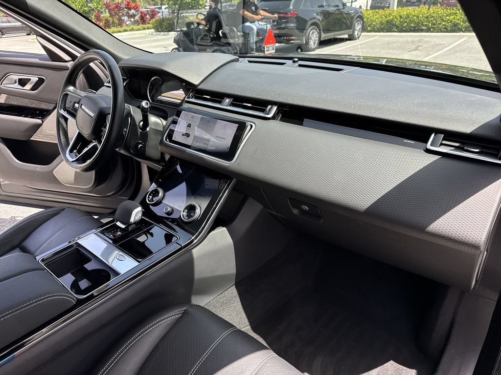 Used 2022 Land Rover Range Rover Velar R-Dynamic S AWD/4WD image 32