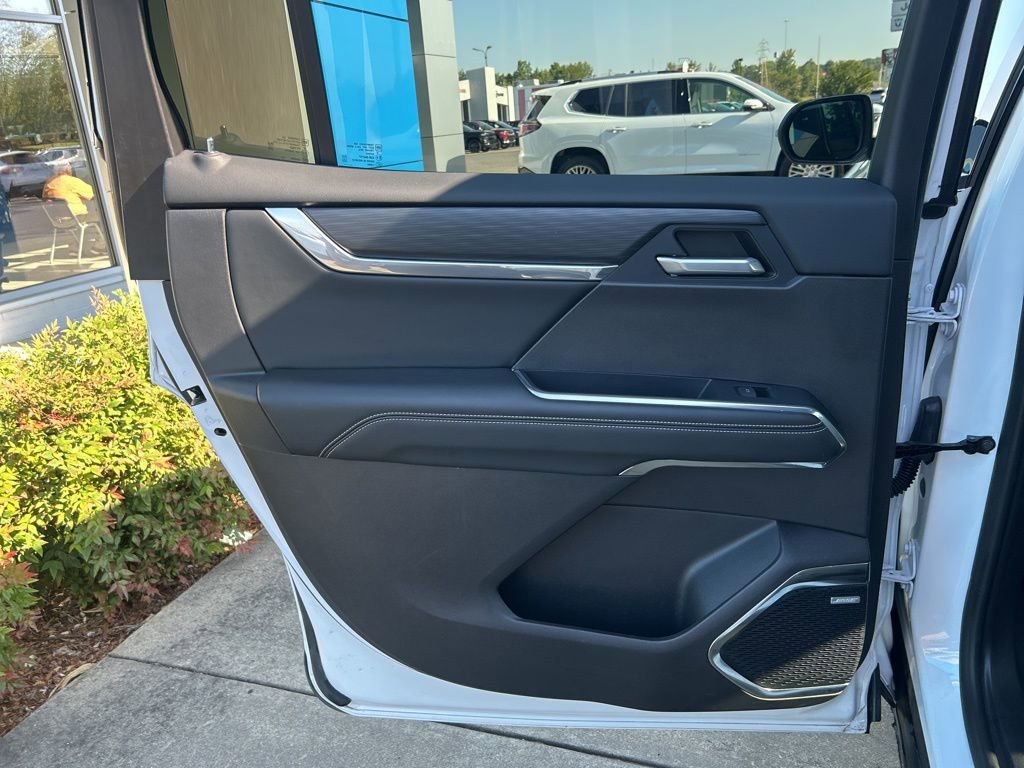 Used 2024 GMC Acadia Elevation image 12