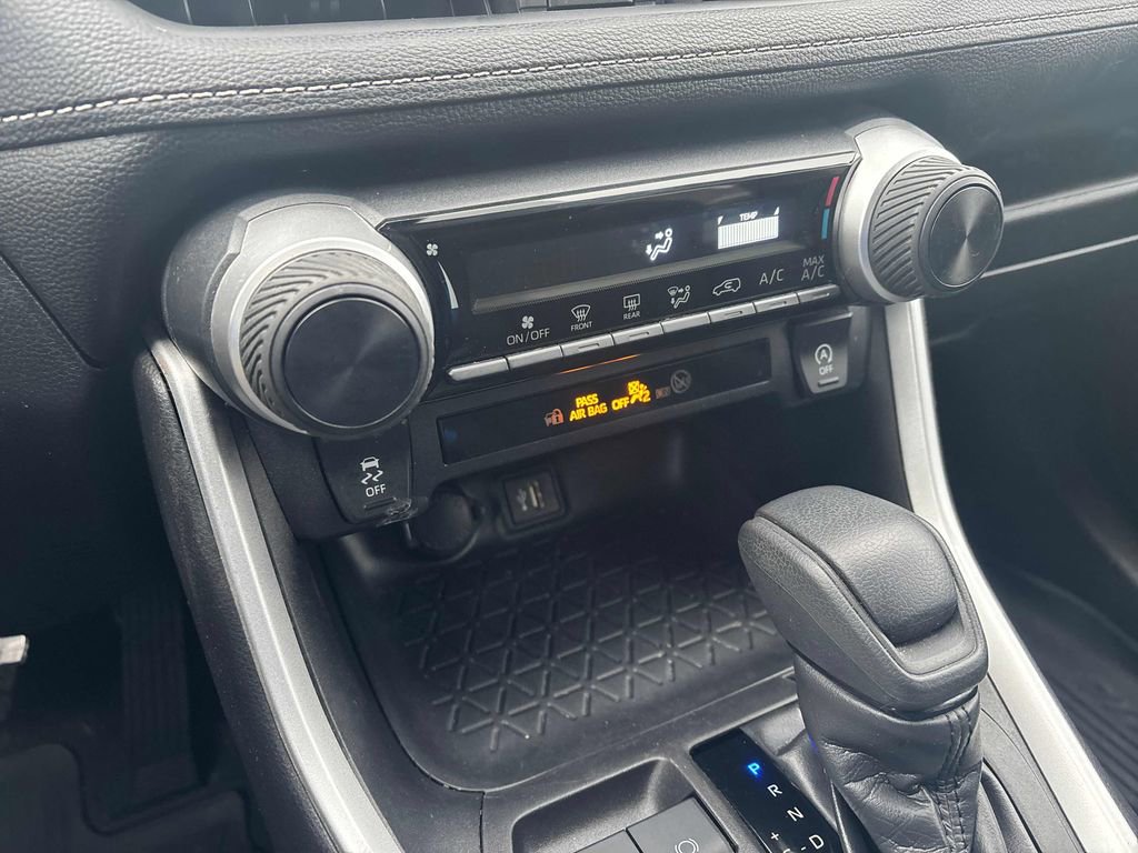 Used 2023 Toyota RAV4 LE image 32