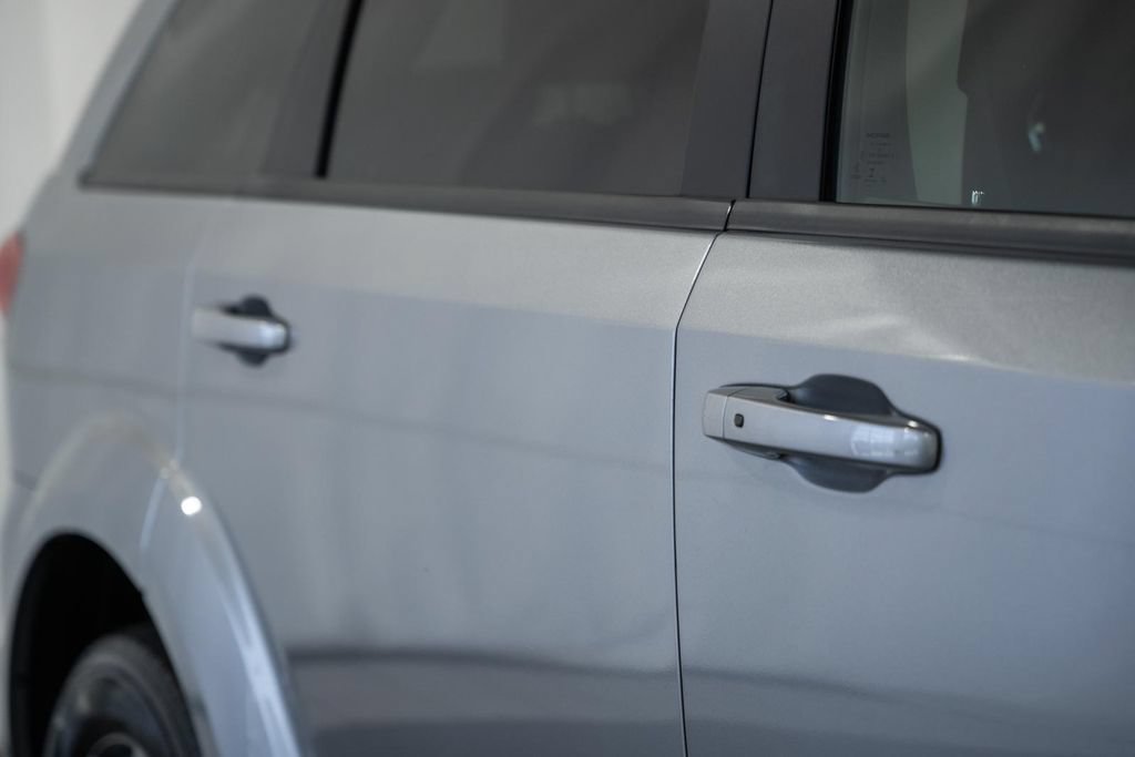 Used 2019 Dodge Journey SE w/ Premium Group FWD image 12