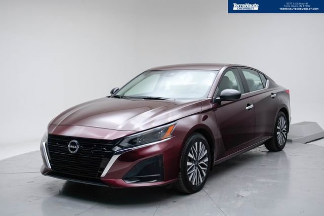 Used 2024 Nissan Altima 2.5 SV