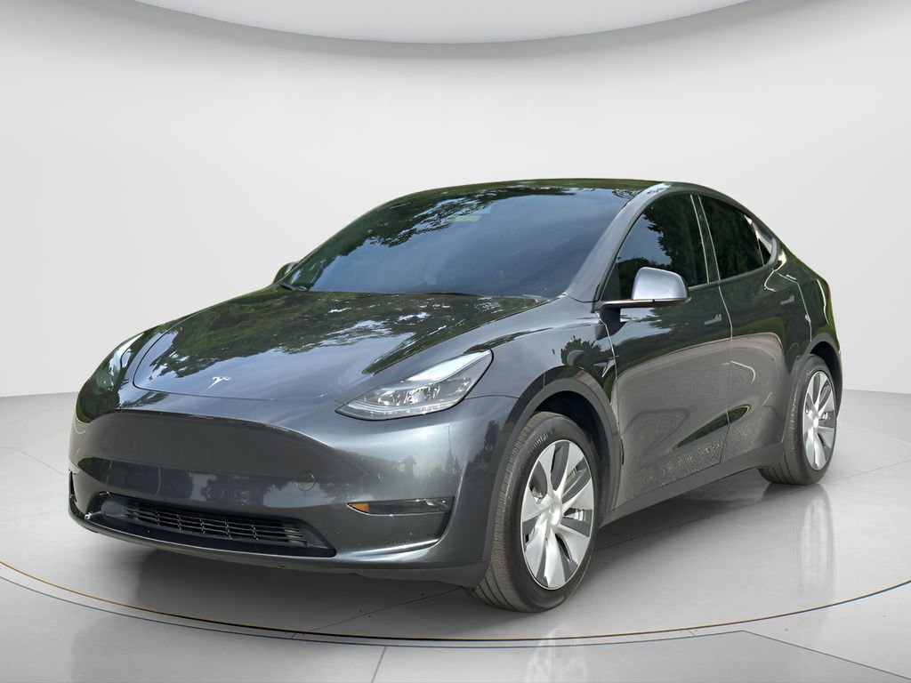 Used 2024 Tesla Model Y Long Range RWD image 1