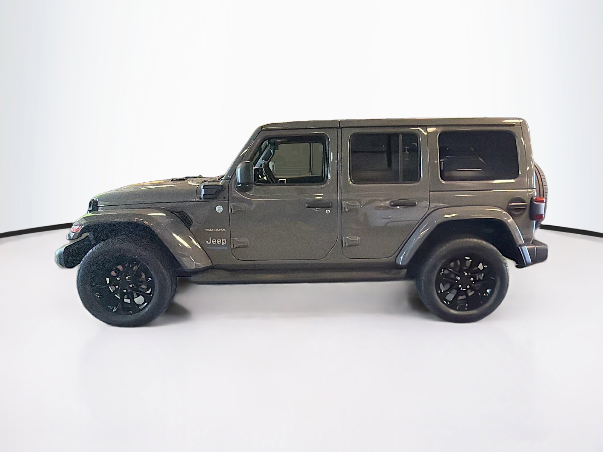 Used 2022 Jeep Wrangler Unlimited Sahara AWD/4WD image 4
