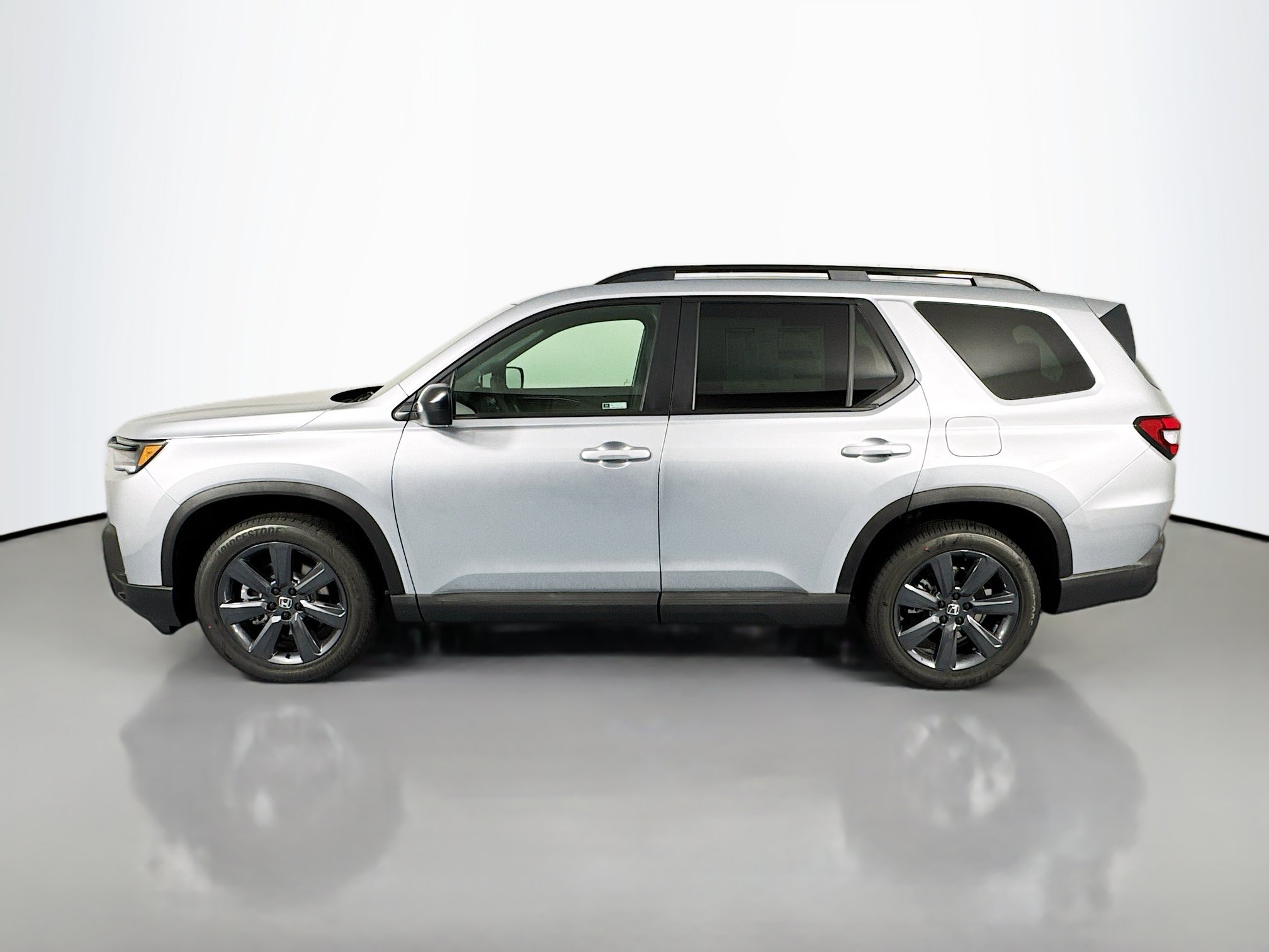 New 2026 Honda Pilot Sport image 8