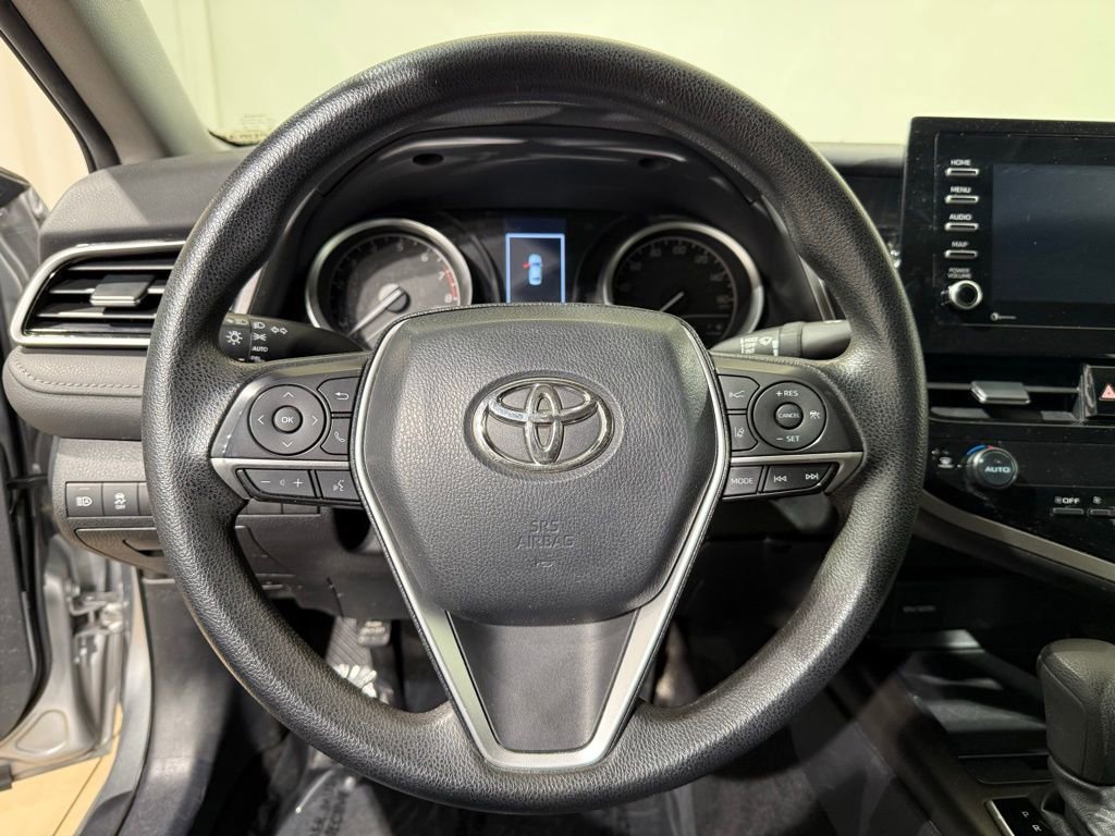 Used 2022 Toyota Camry LE image 20
