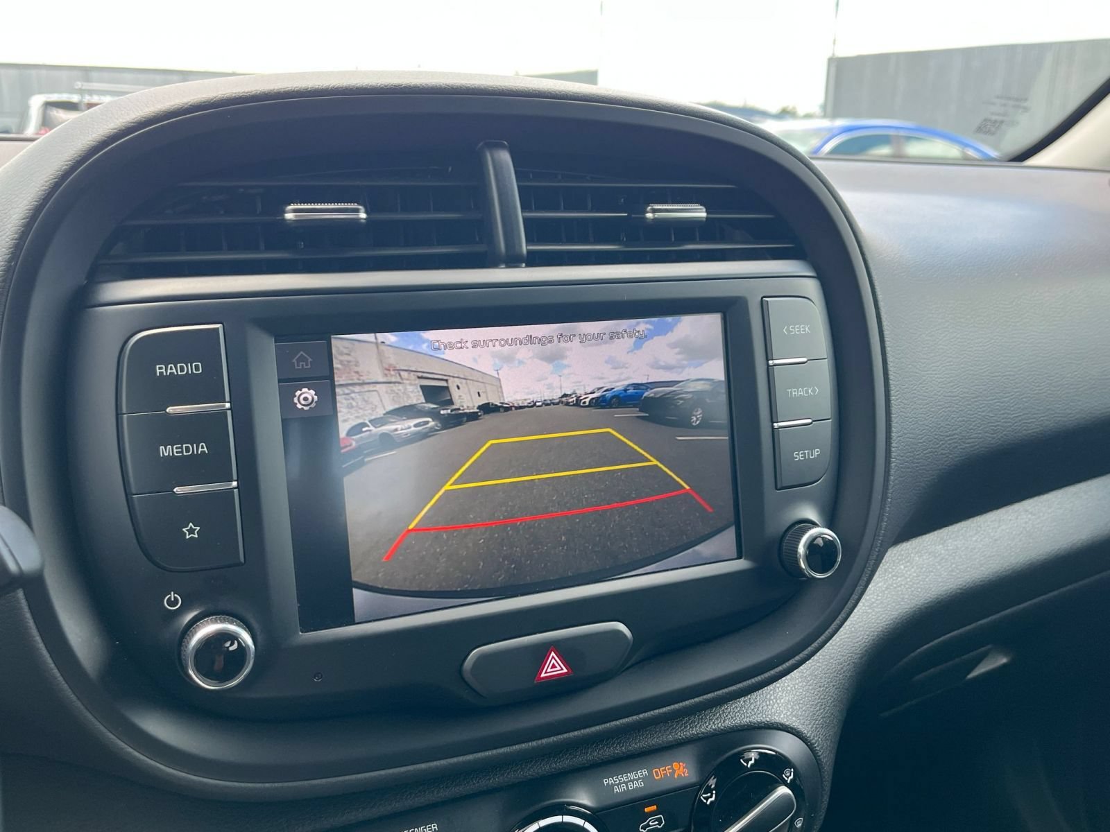 Used 2025 Kia Soul LX w/ LX Technology Package FWD image 21