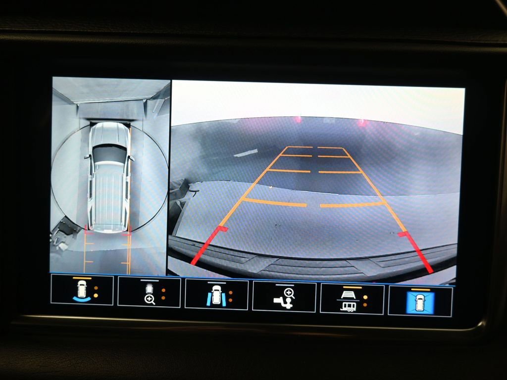 Used 2021 GMC Yukon Denali AWD/4WD image 15