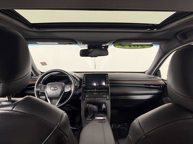 Used 2019 Toyota Avalon XLE w/ Moonroof Package FWD image 12