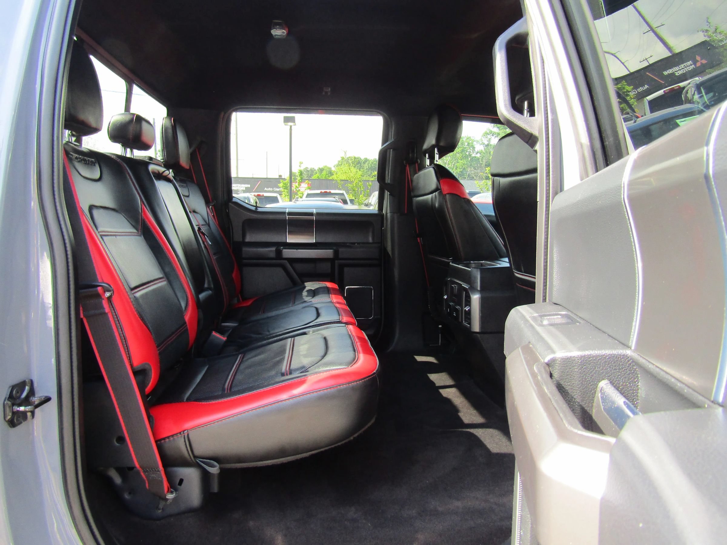 Used 2019 Ford F150 Lariat w/ Equipment Group 502A Luxury AWD/4WD image 10