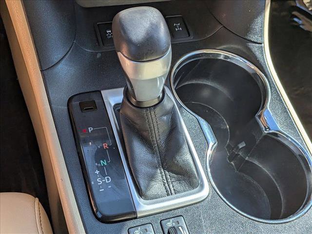 Used 2015 Toyota Highlander XLE AWD/4WD image 18