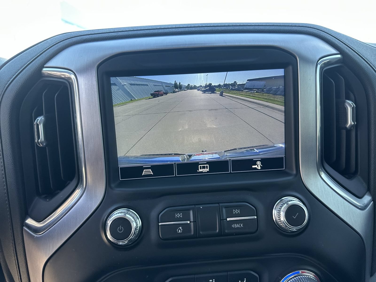 Used 2021 GMC Sierra 1500 SLT w/ SLT Premium Plus Package AWD/4WD image 15