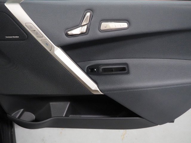 Used 2024 BMW iX xDrive50 w/ Premium Package image 82