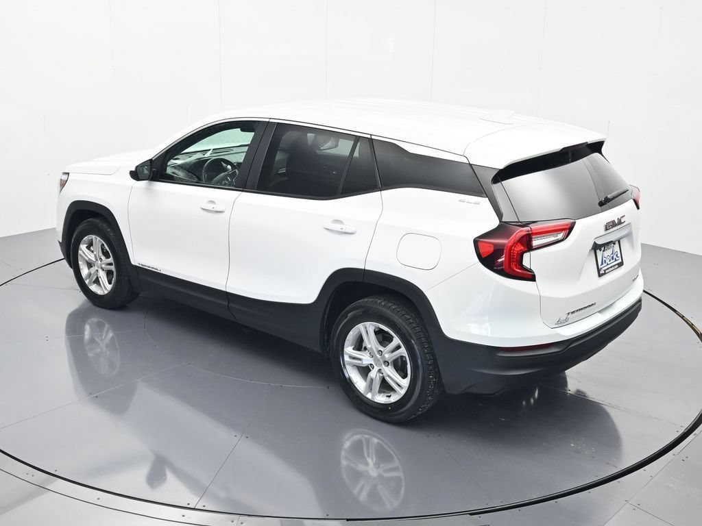 Used 2024 GMC Terrain SLE AWD/4WD image 33